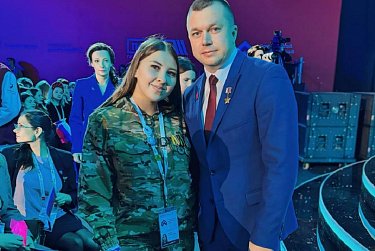 Патриоты общаются с Героями